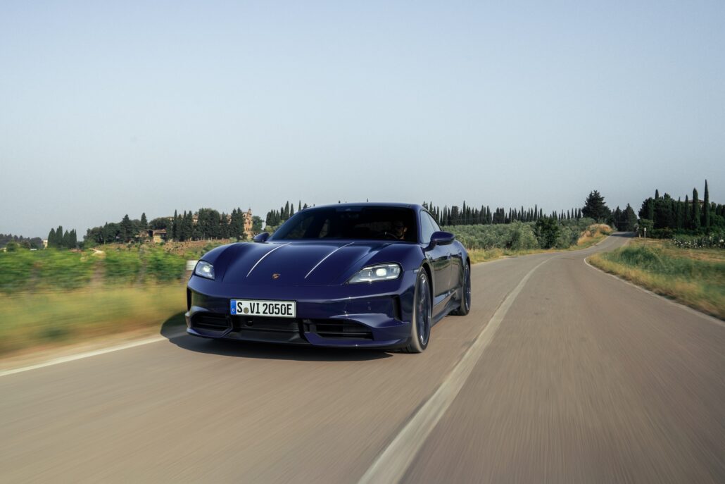 ©Ferragamo x Porsche