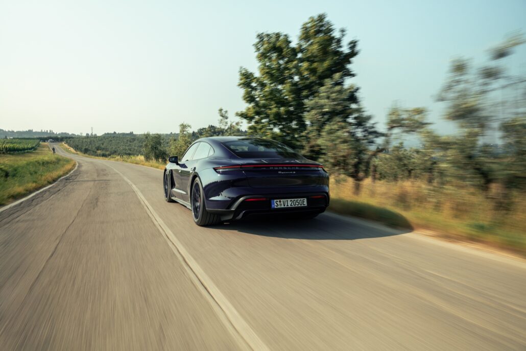 ©Ferragamo x Porsche