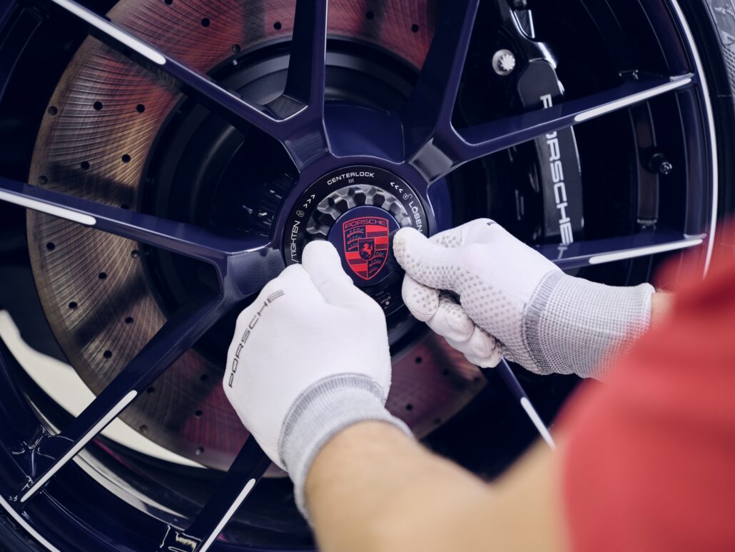 ©Ferragamo x Porsche