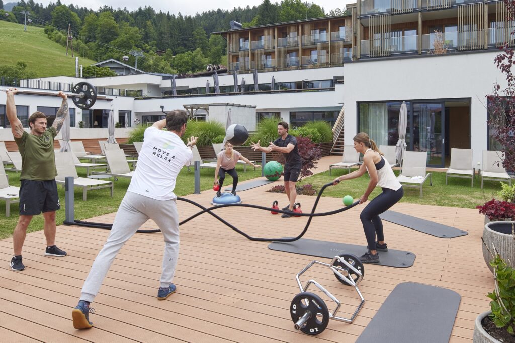 fitnessuebungen c simon hausberger das hohe salve sportresort 1024x683 1