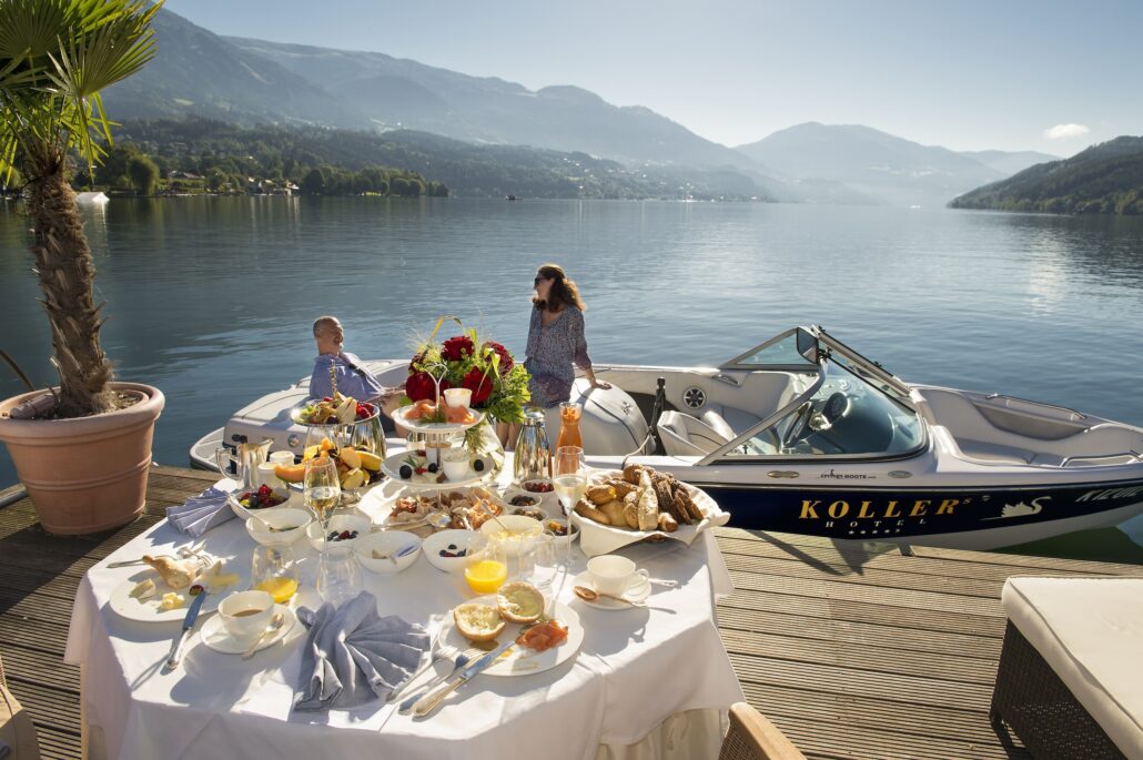 Frühstück genießen bei tollem Seeblick ©KOLLERs Hotel