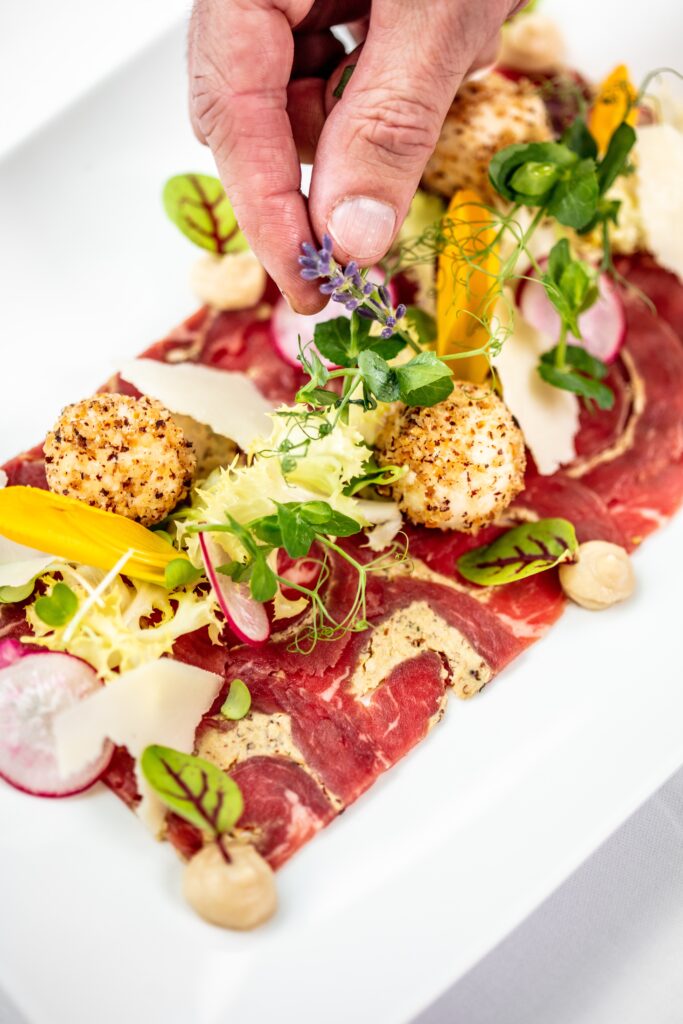 kulinarik immer neu c daniel waschnig das seepark woerthersee resort 683x1024 1