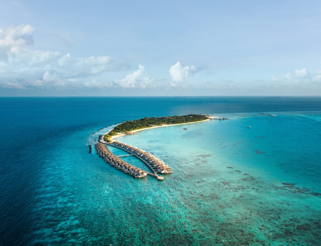 1 Sirru Fen Fushi Aerial of Island