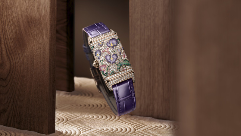 800 2025 q3292435 reverso one preciousflowers levitation2 adobe98 16 9