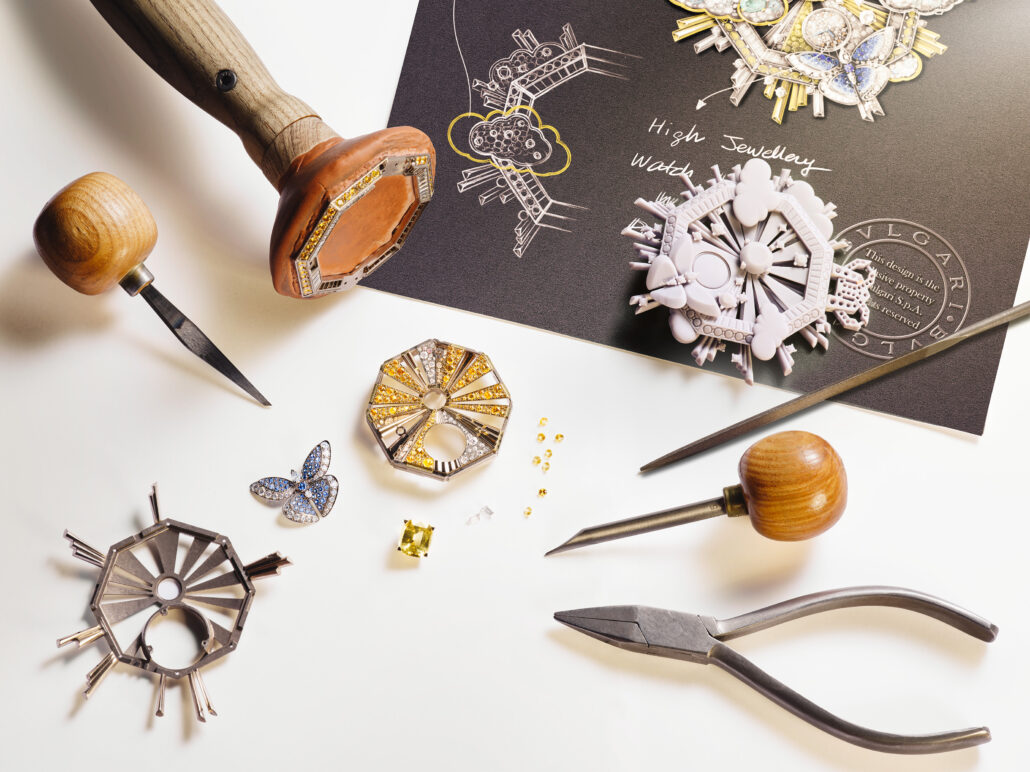 Bvlgari 2025 Nuvole Preziose Pendant Watch 104215 craft 009