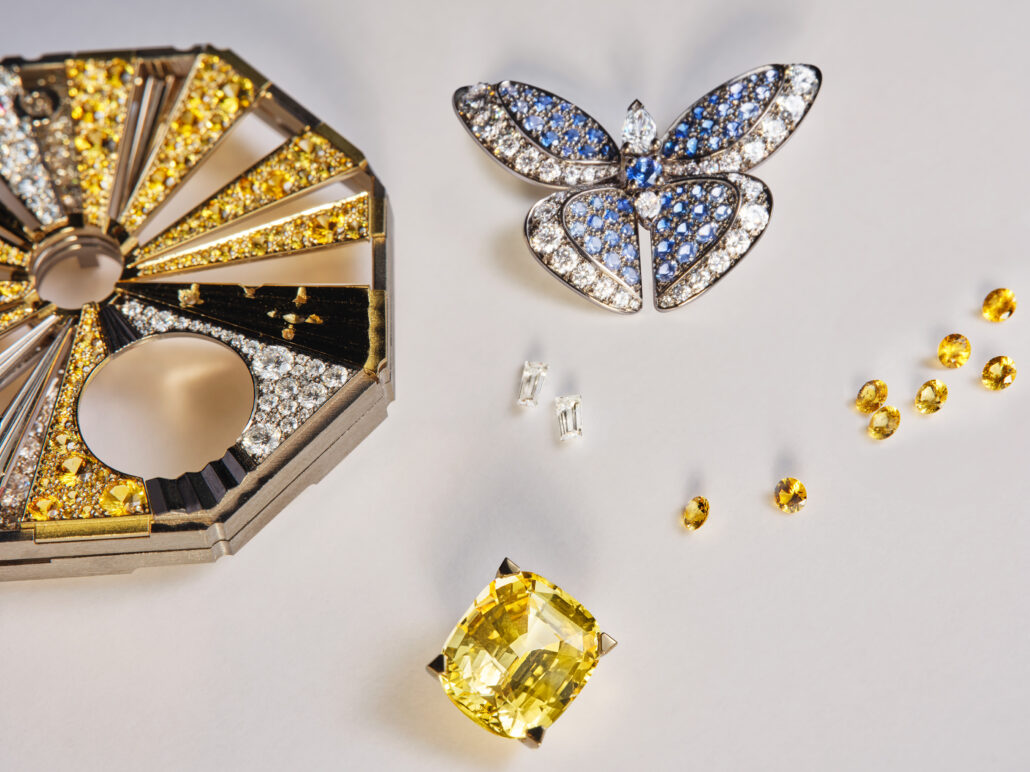 Bvlgari 2025 Nuvole Preziose Pendant Watch 104215 craft 012