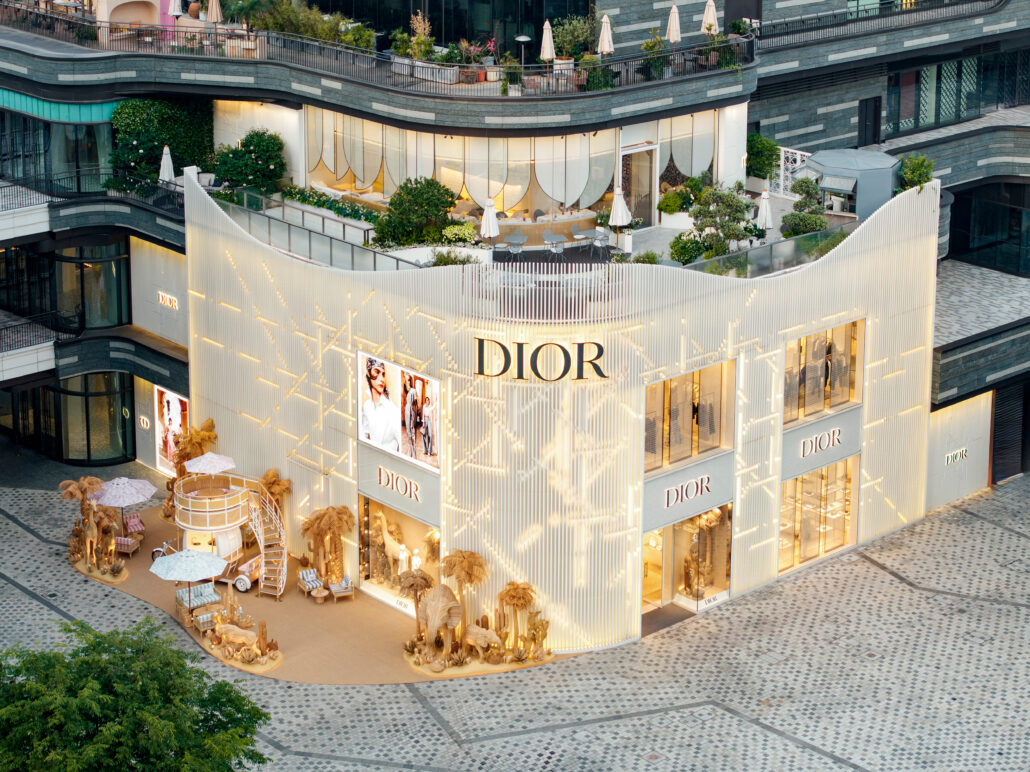 CN SHANGHAI QIANTAN © SHI SHI 1