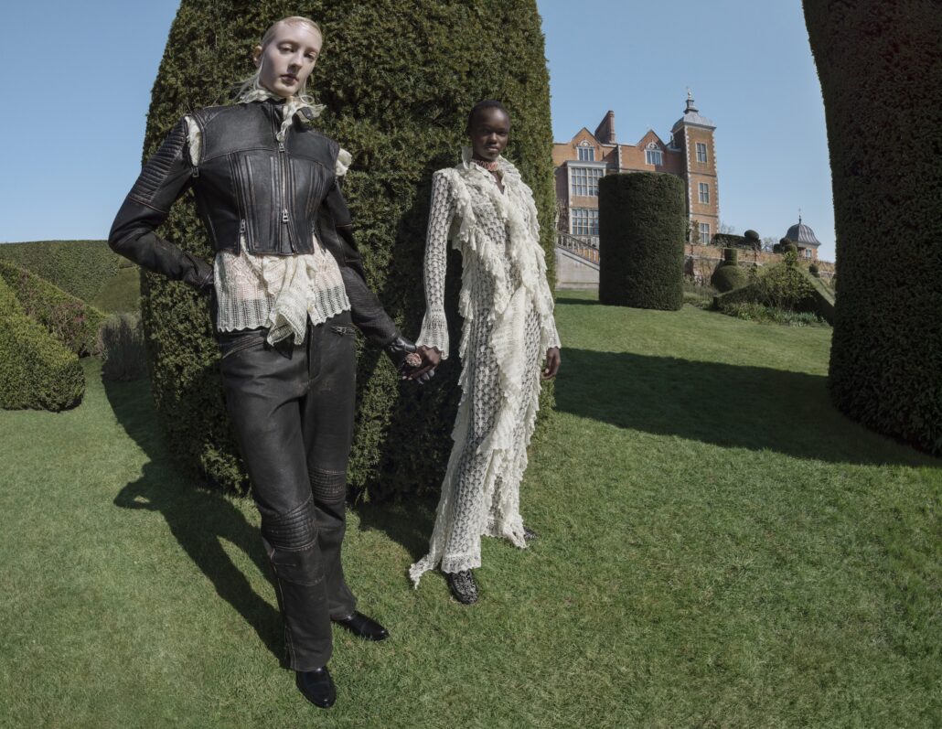 DIOR WOMEN WINTER 25 CAMPAIGN © TIM WALKER 12