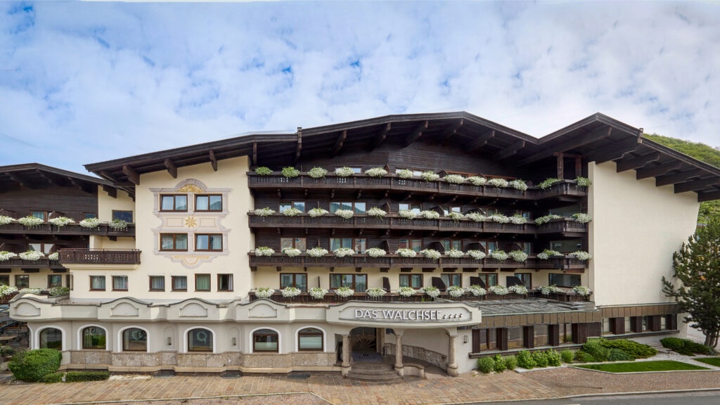 Das Walchsee Aktivresort Aussenansicht im Sommer Das Walchsee Resort 1024x576 1