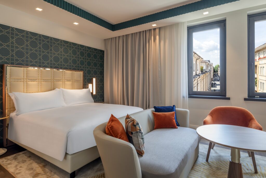 Hilton Turin Centre King Deluxe Room 1 1024x683 1