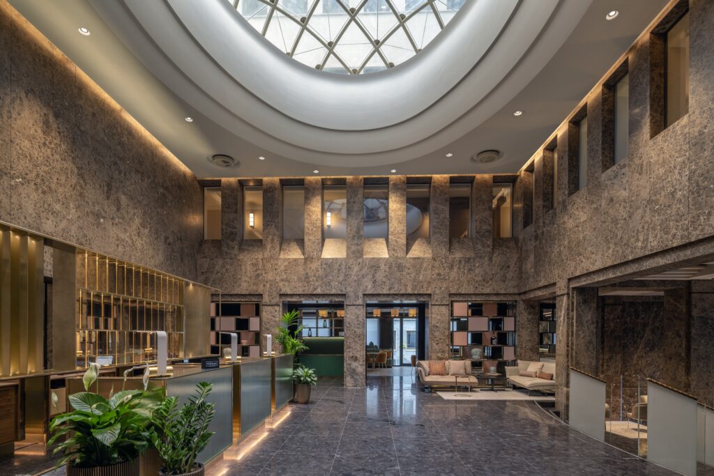 Hilton Turin Centre Lobby 1 1024x683 1