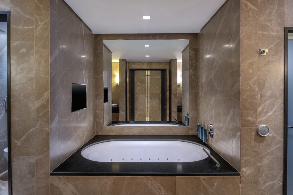 Hilton Turin Centre Presidential Suite bathroom 1024x683 1