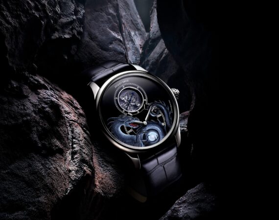 J0130340021 TOURBILLON DRAGON WHITE GOLD JOHN HOWE AMBIANCE