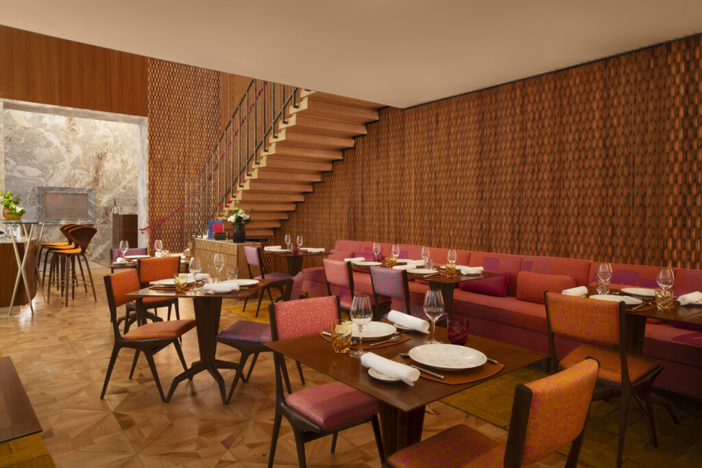 MILANO MONTENAPOLEONE RESTAURANT EMPTY SET 05 1024x683 1