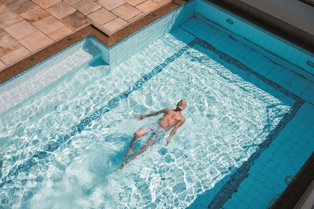 Outdoor Poll c David Johansson Wellnessresidenz Schalber 1024x683 1