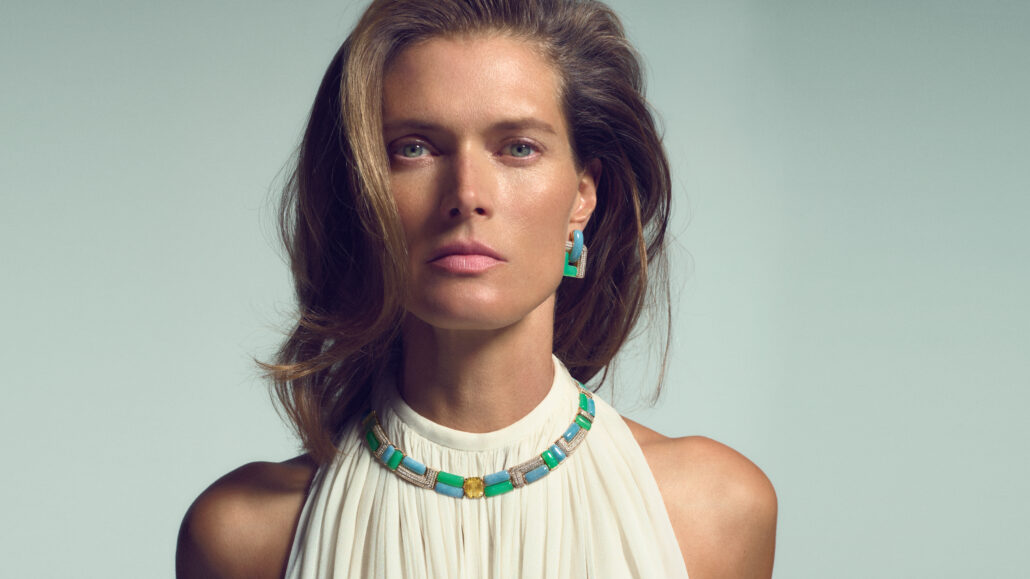 SHAPES OF EXTRALEGANZA G37T4200 G38W1500 16X9