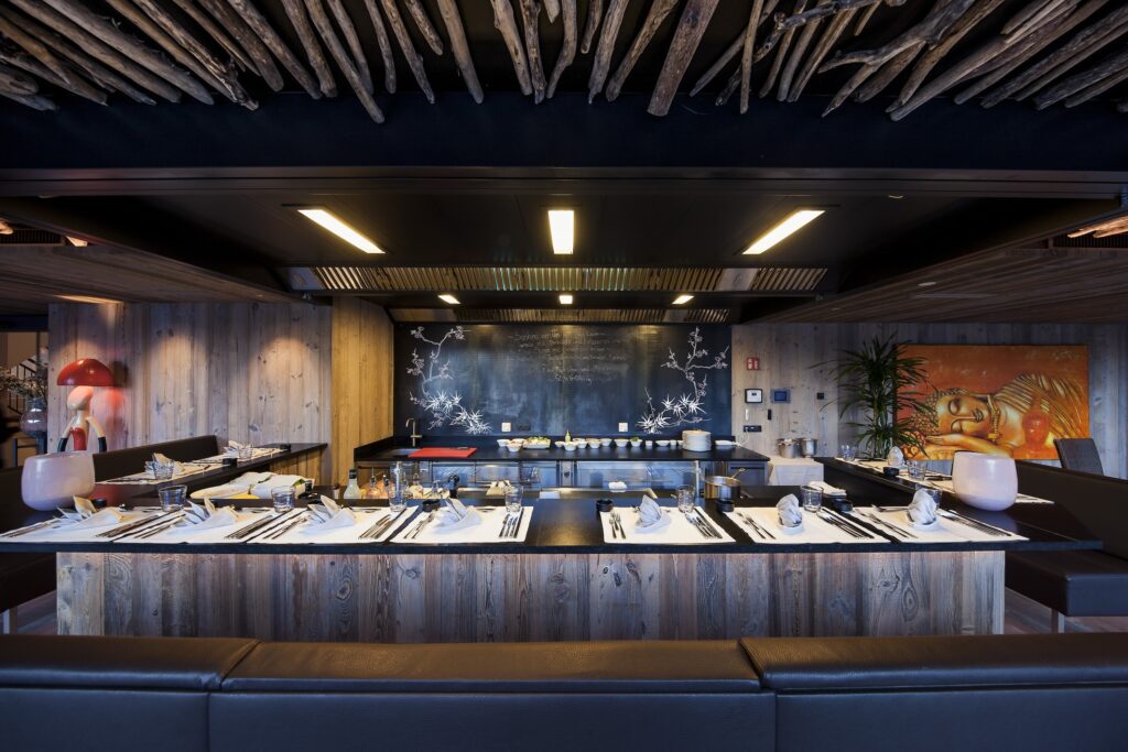 Teppanyaki Quellenhof Luxury Resort Passeier 1024x683 1