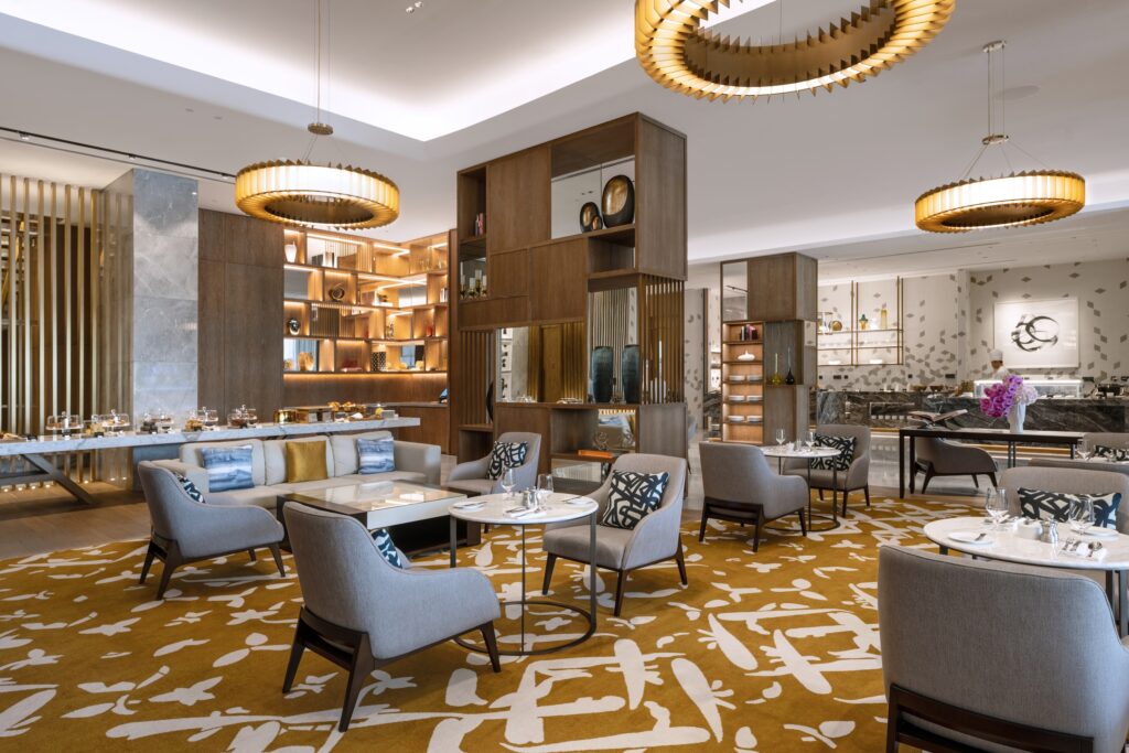 atlantistheroyal royalclublounge seating 6782 1024x683 1