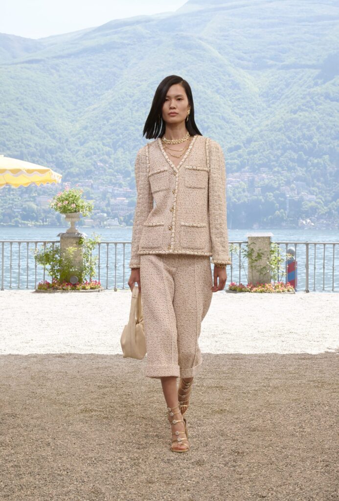 chanel cruise 2025 26 collection look 17 LD 693x1024 1