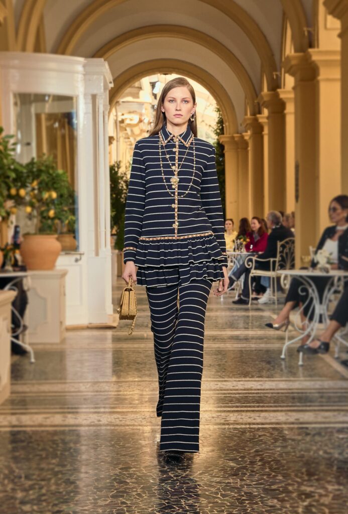 chanel cruise 2025 26 collection look 7 LD 693x1024 1