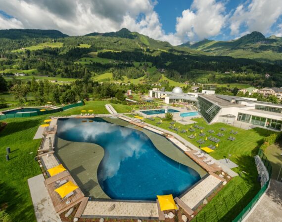 wunderbare poollandschaft in gastein bergparadies apartment studio hotel