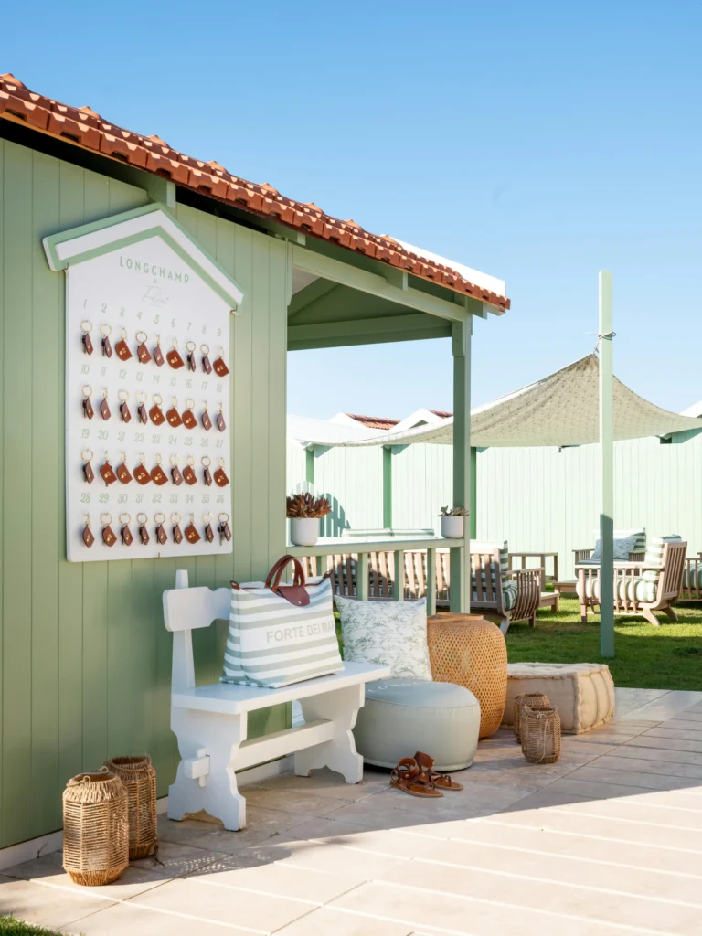 1755182599 forte dei marmi longchamp beach pop up 2 768x1024 1