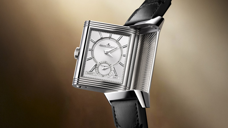 800 2025 q398847j reverso duoface ss closeup2 adobe98 16 9 1