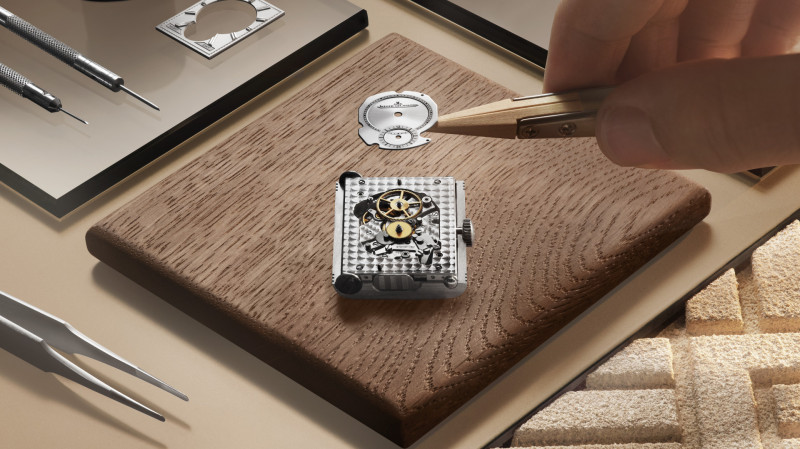 800 2025 q3988481 q398847j reverso duoface ss savoirfaire3 adobe98 16 9