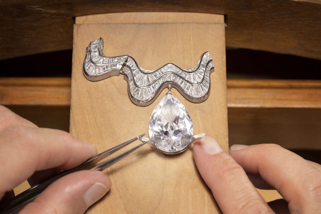 BVLGARI SERPENTI AETERNA NECKLACE MAKING OF IMAGES 25