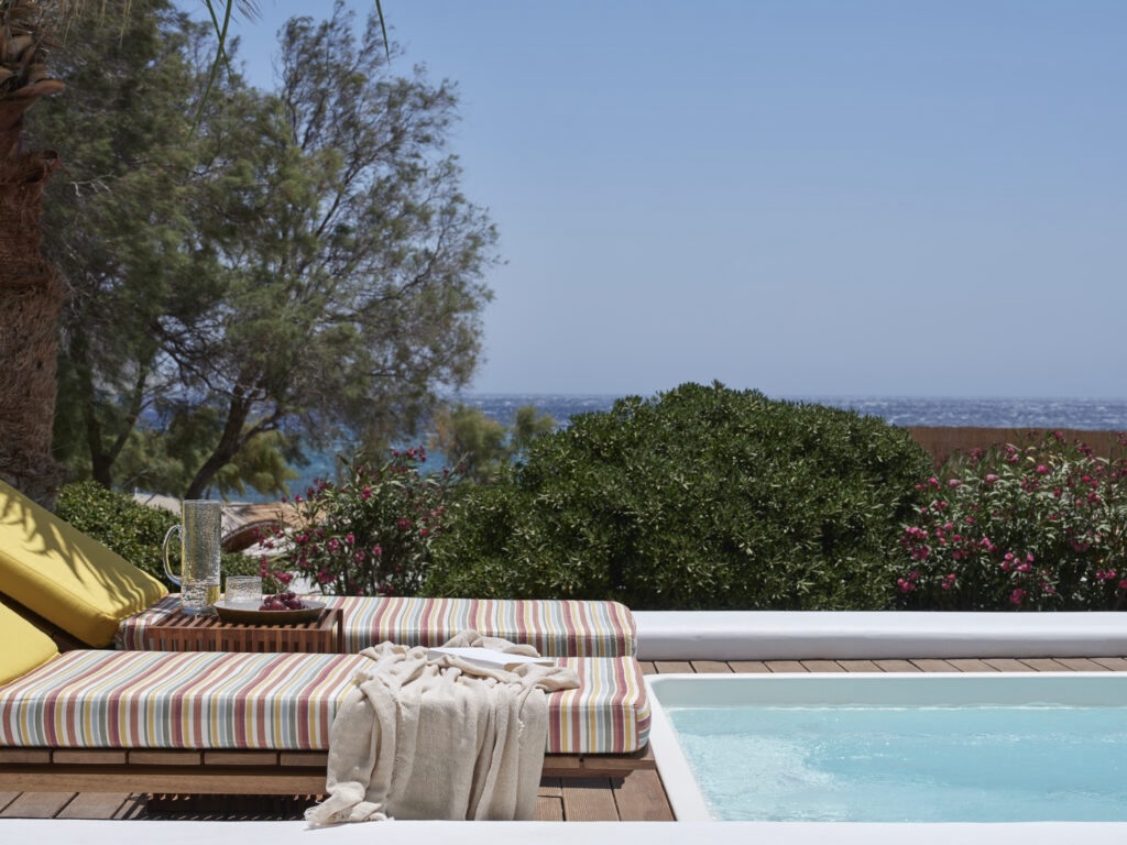 EXECUTIVE SEA VIEW SUITE WITH PRIVATE POOL 1024x768 1