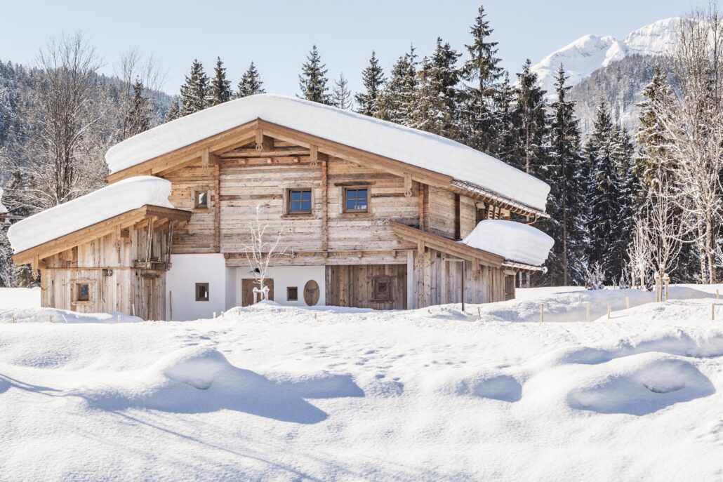 Gut Steinbach Chaletdorf exterior winter