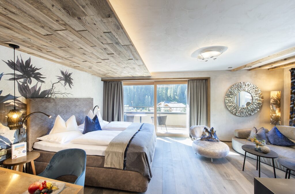 Hotel Alpin Spa Tuxerhof Zimmer 9 1 1024x672 1