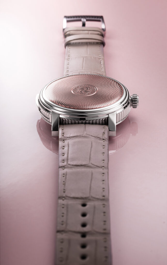 LA´Armoriale Rptition Mystrieuse Dawn Rosen Ansicht 3 646x1024 1