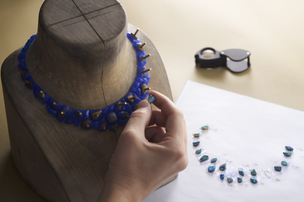 PIAGET HIGH JEWELLERY SHAPES OF EXTRALEGANZA G37T4700 SF3 1024x683 1