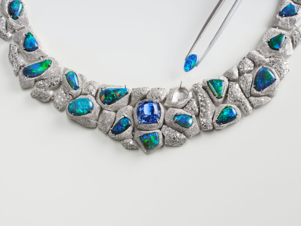 PIAGET HIGH JEWELLERY SHAPES OF EXTRALEGANZA G37T4700 SF 5 1024x768 1