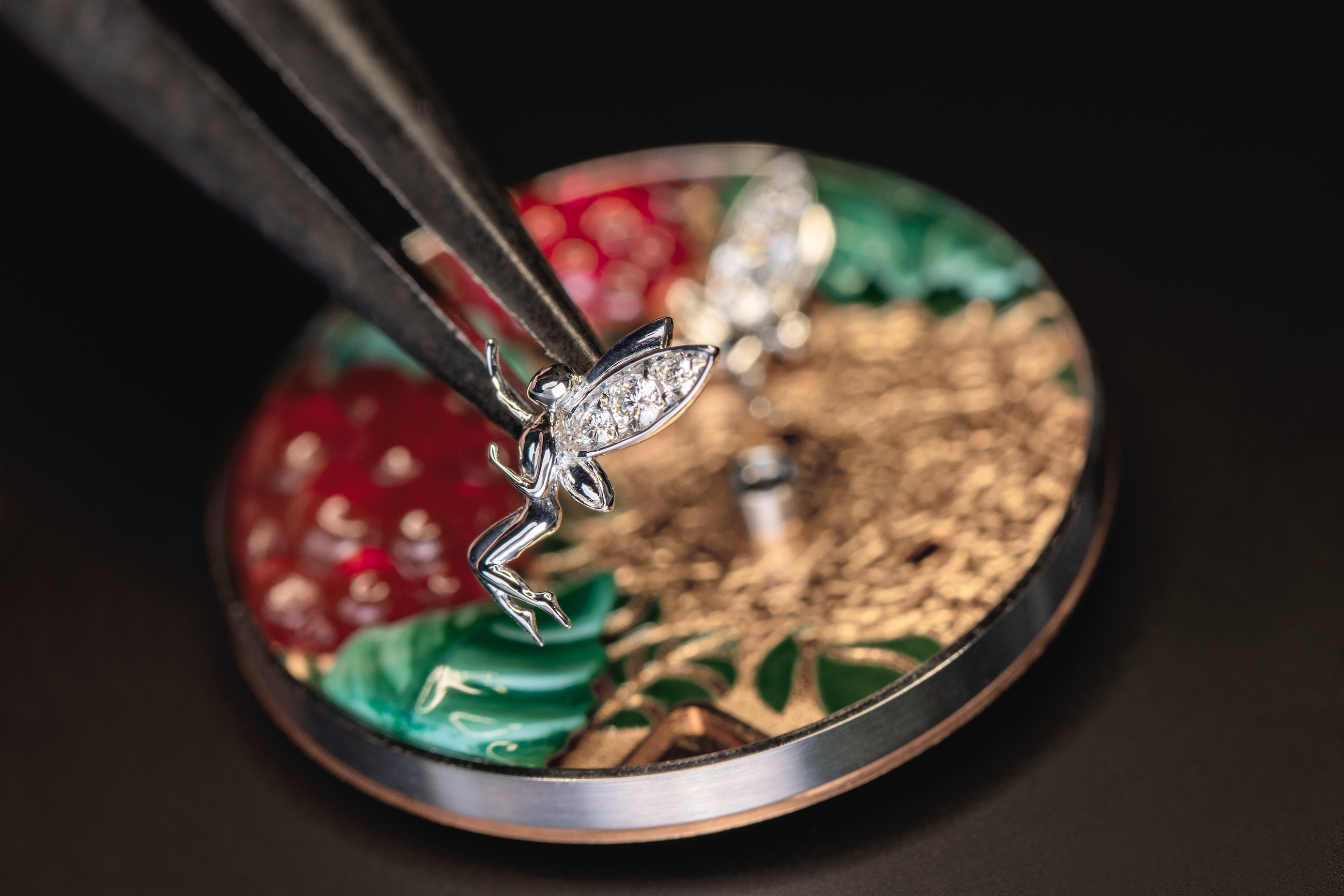 Reportage VCARPEV200 PerleeExtraFramboise 0444JohannSauty VanCleef 608050010