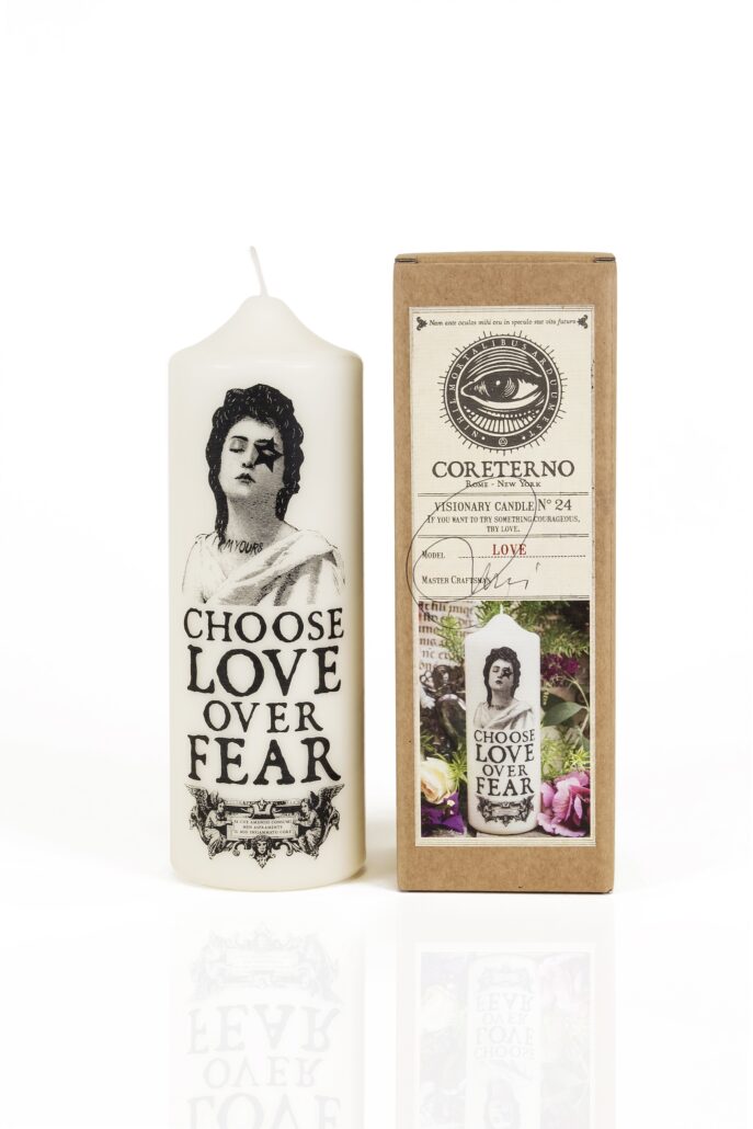 VC024 Coreterno Packshot Pillar Candle Love 02