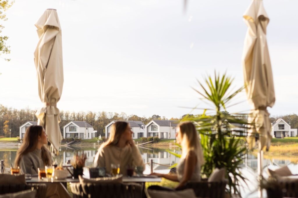 schoene aussicht beim fruehstueck vila vita pannonia 1024x683 1