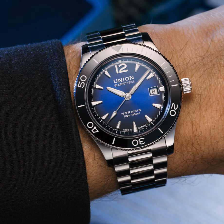 union noramis datum sport d012.907.11.047.02 wrist.png