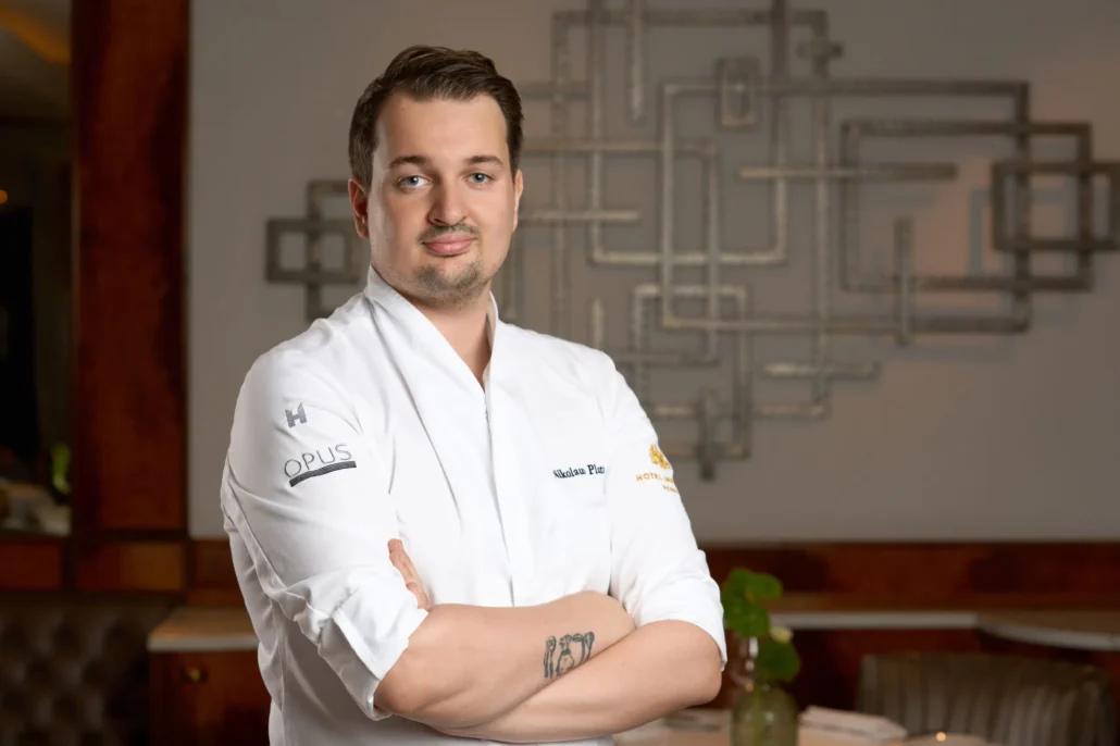 1.1. Chef de Cuisine Nikolaus Platteter Querformat hohe Aufloesung c Hotel Imperial scaled.jpg