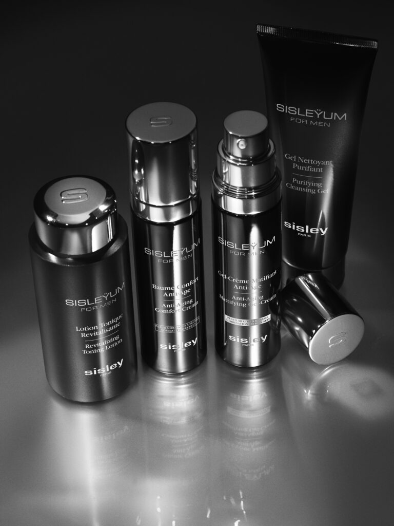 155050 visual ambiance Sisleyum Anti Aging Mattifying Gel Cream Family 7 768x1024 1