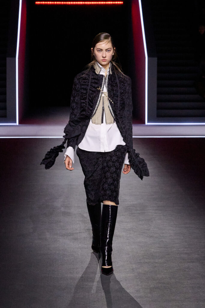 19 DIOR MODE FEMME FALL WINTER 2025 2026 LOOK 19 683x1024 1