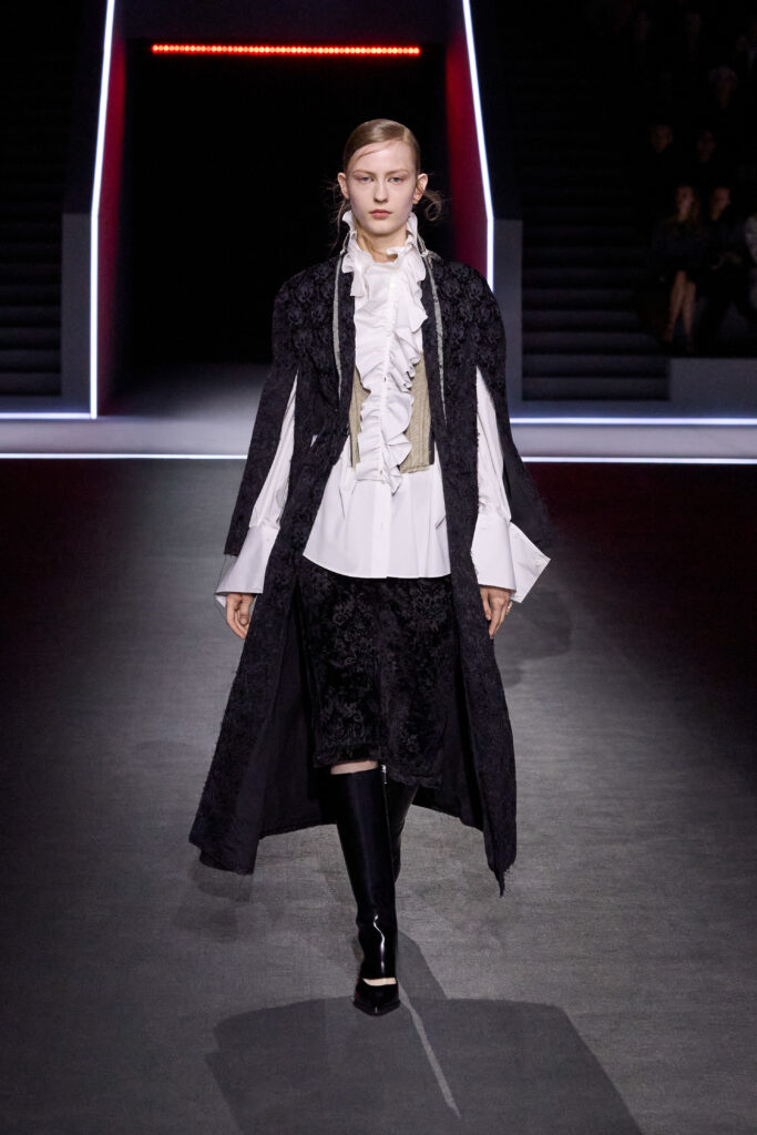 21 DIOR MODE FEMME FALL WINTER 2025 2026 LOOK 21 683x1024 1