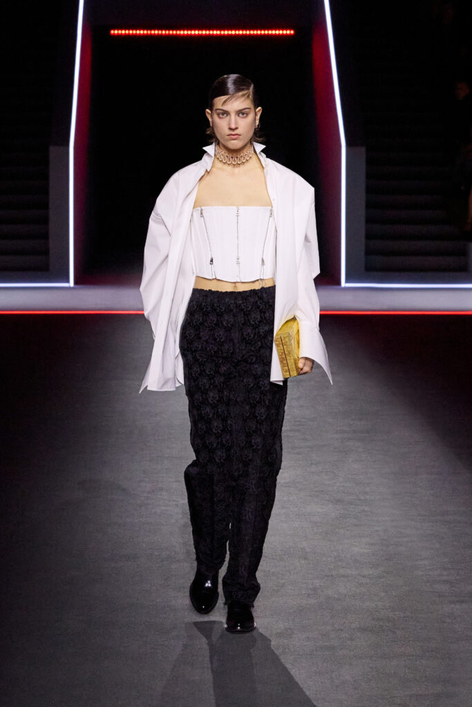 24 DIOR MODE FEMME FALL WINTER 2025 2026 LOOK 24 683x1024 1