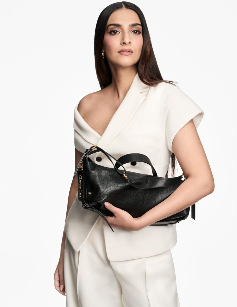 250128 29 DIOR D JOURNEY MA D01 SH01 132 V03 DEF RGB