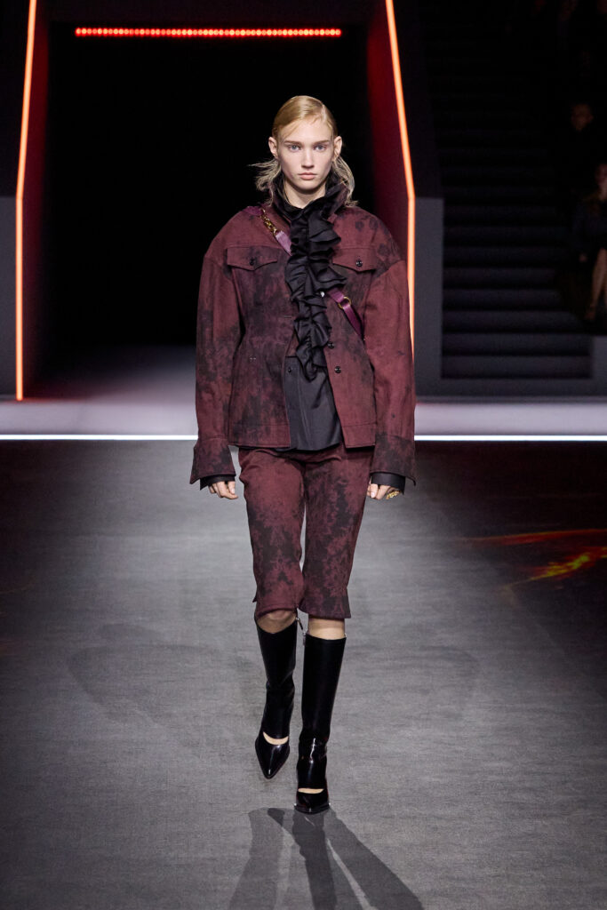 36 DIOR MODE FEMME FALL WINTER 2025 2026 LOOK 36 683x1024 1