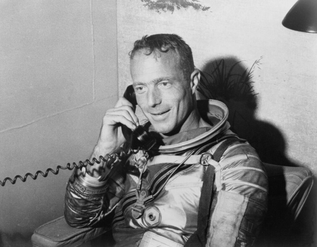 40 Scott Carpenter talks to the American president after his rescue May 24 1962 Photo credit NASA 1024x797 1