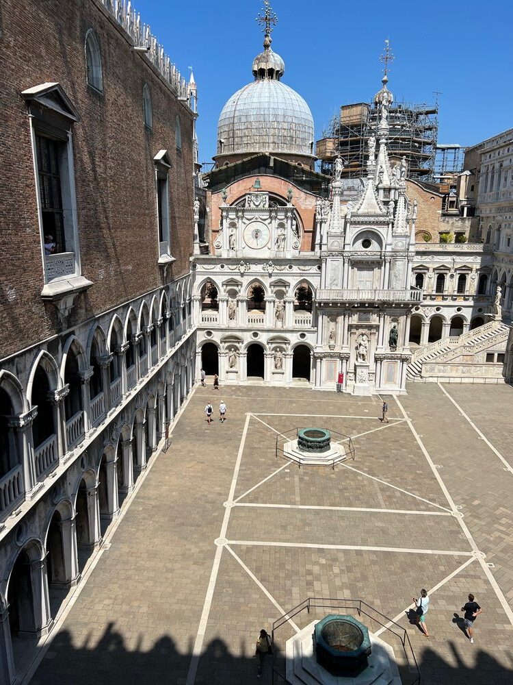 5 dogenpalast rotated