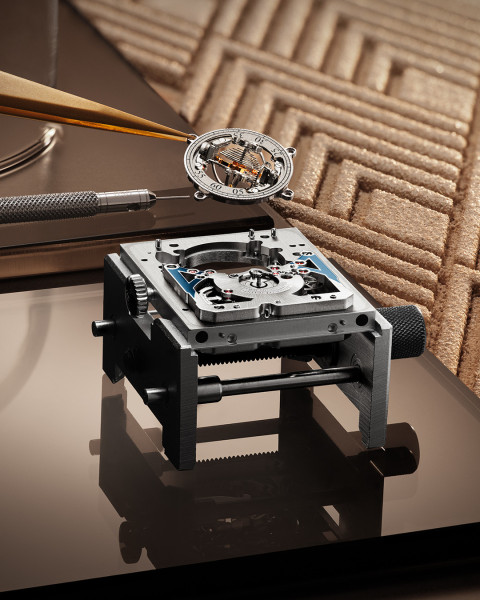 800 2025 q39434e1 reverso ha gyro4 savoirfaire3 srgb 4 5 1