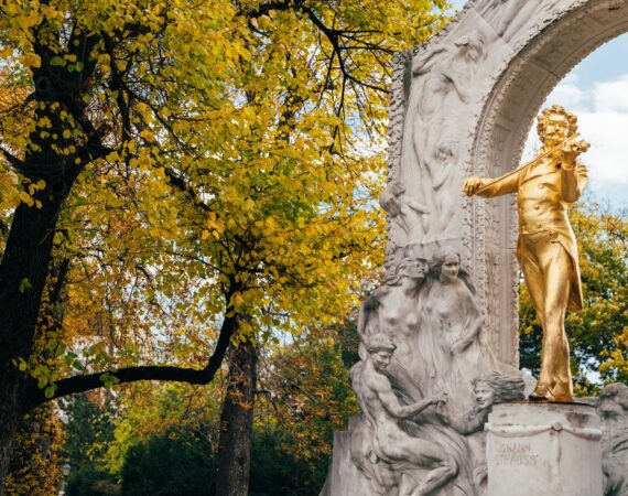 Almanac Palais Vienna Strauss monument by marion payr detail